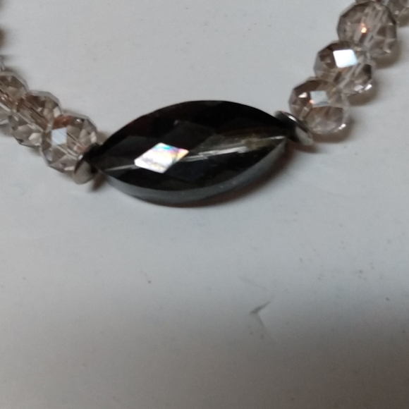 Clear Bead Bracelet with Stone - Picture 3 of 3